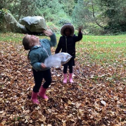 EYFS trip to Linear Park exploring signs of Autumn